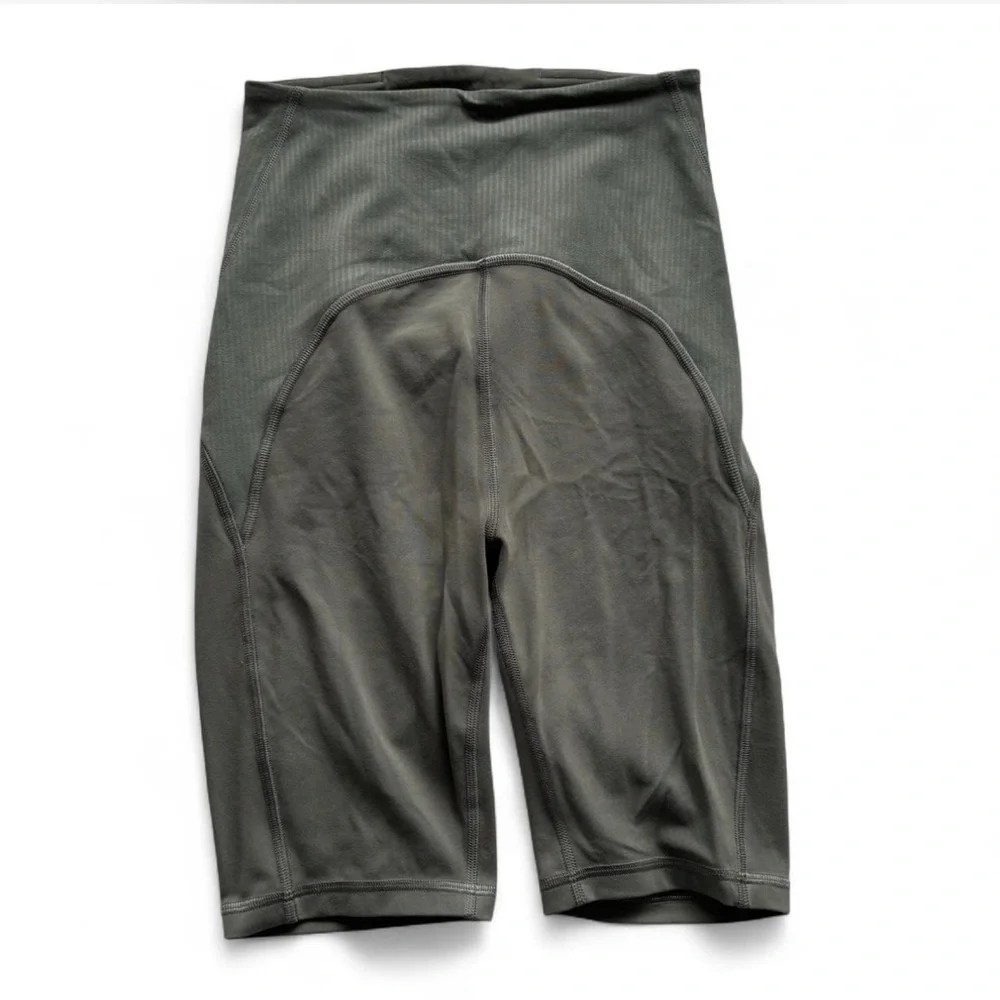 Lululemon Blissful Bend Super High-Rise Short 8” Army Green Size 2